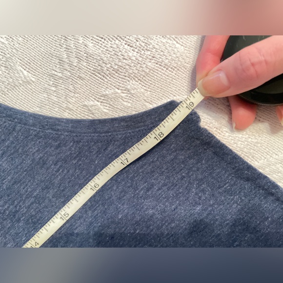 GAP Fit Blue Muscle Tank Size Medium - Picture 6 of 7